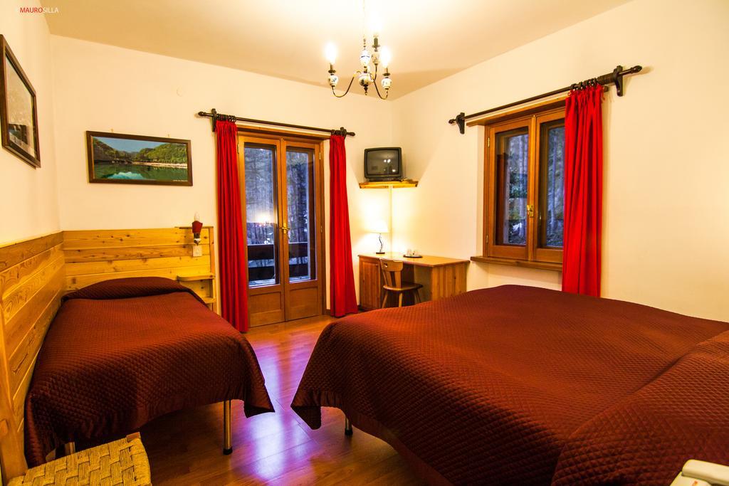 Hotel Garni Mille Pini Scanno Room photo