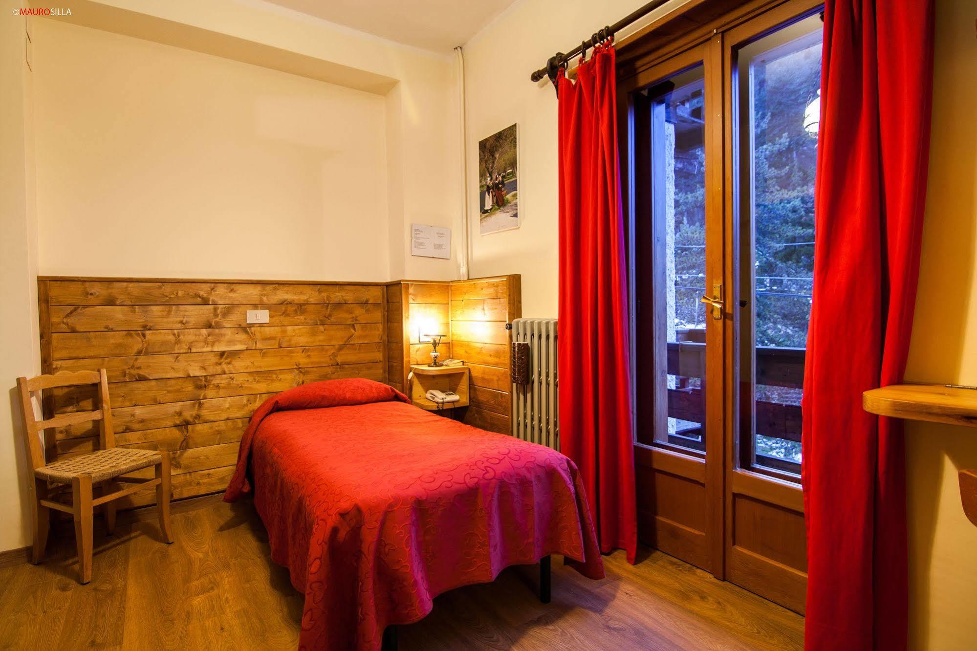 Hotel Garni Mille Pini Scanno Exterior photo